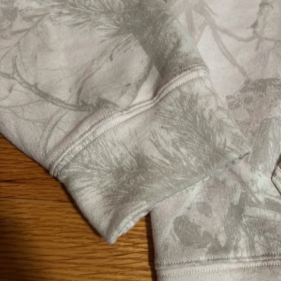 Hollister Feel Good Oversized Pink Camo Hoodie - Picture 3 of 8